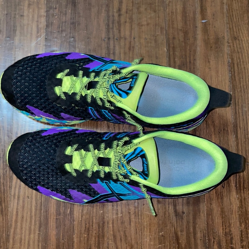 Used in really good condition& plenty of wear left size 13 men’s ASICS TRI Noosa